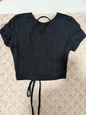 SHEIN Black Short Sleeve Cropped Tie-Back Top